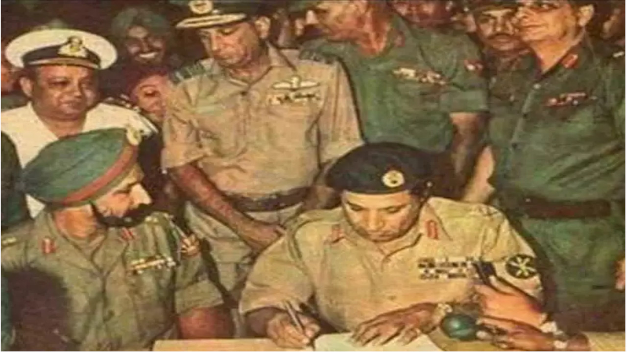 1971 Bangladesh Liberation War: पाकिस्तान का घमण्ड हुआ था चकनाचूर 1लाख सैनिकों के साथ किया सरेंडर