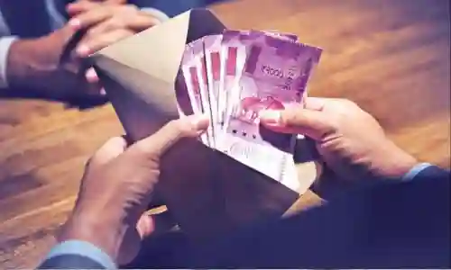 7th Pay Commission: मोदी सरकार देने जा रही केंद्रीय कर्मचारियों को Diwali तोहफा,  महंगाई भत्ते में फिर होगा 3% का इजाफा!
