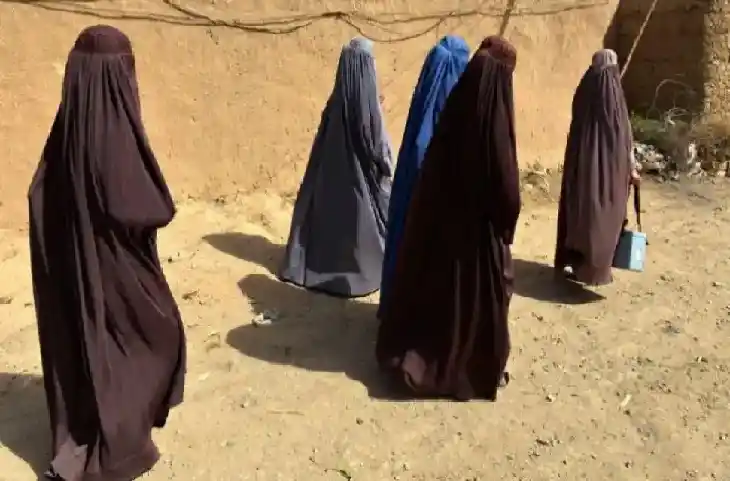 Afghanistan में महिलाओं की जिंदगी नर्क, Taliban ने कहा देंगे ऐसी सजा कि रूह कांप जाएगी!