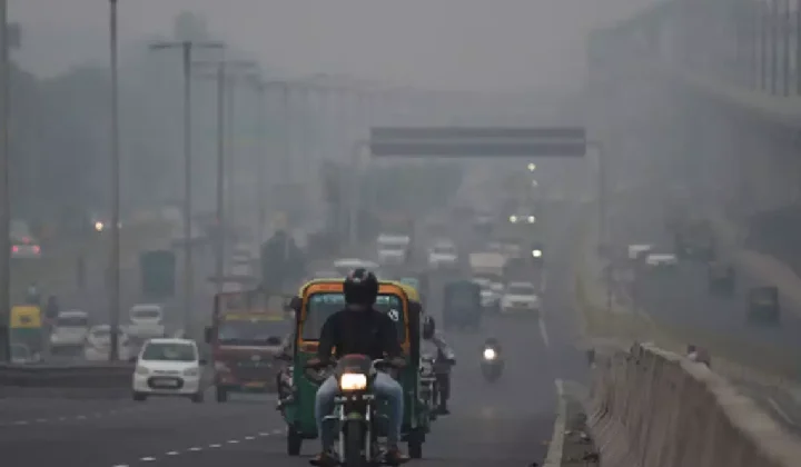दिवाली की खुशी ने हवाओं में फैलाया जहर- गंभीर से भी गंभीर हुई दिल्ली की हवा- AQI 600 के पर पहुंचा
