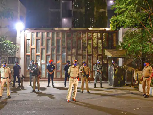 एंटीलिया पर हमले की आशंका, मुंबई पुलिस अलर्ट, कौन है जो अंबानी फैमिली को बनाना चाहता है निशाना, देखें रिपोर्ट