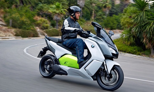BMW Electric Scooter: आ गया BMW का पावरफुल इलेक्ट्रिक स्कूटर, हाईटेक फीचर्स देख लोग हैरान, जानें कीमत