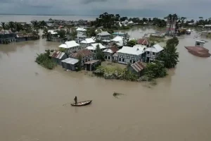 India के इस पड़ोसी देश में बाढ़ की भारी ताबही से 60 लाख लोग प्रभावित- राहत व बचाव के लिए बुलानी पड़ी Army