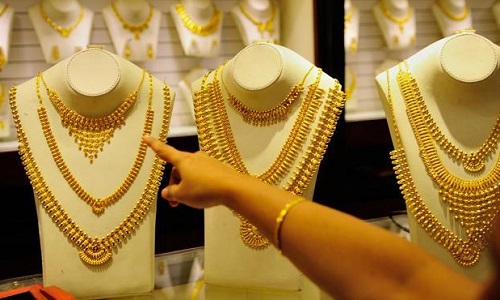 India Gold Rate:  9 हजार रुपये तोला गिरे सोने का भाव, गोल्ड खरीदना है तो जल्दी करें वरना हो जाएगा महंगा