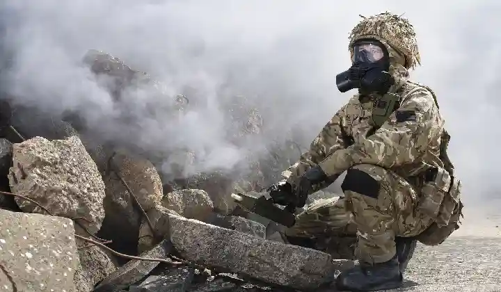 Ukraine-Russia War में Chemical Weapons की Entry! हुआ अटैक को खत्म हो जाएगी दुनिया