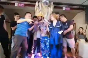 चीन के लोगों पर चढ़ा भोजपुरी गानों का क्रेज, ‘लॉलीपॉप लागेलु’ पर किया जबरदस्त डांस, देखें वीडियो