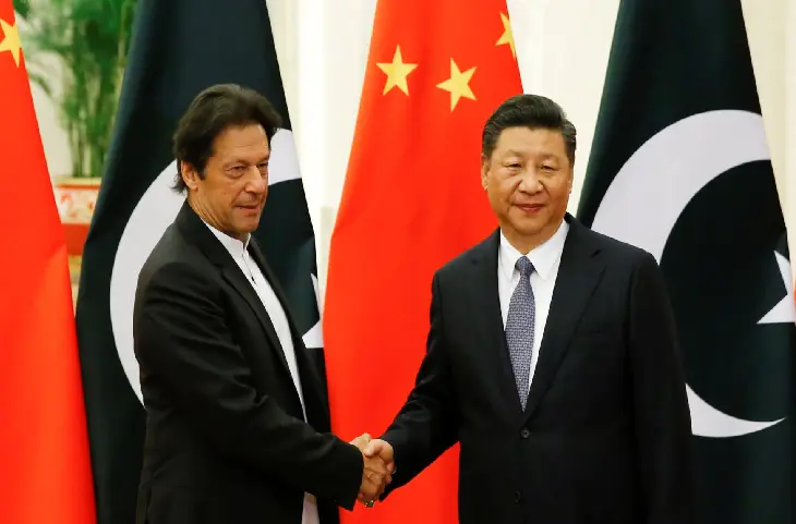पाकिस्तान में शुरु हुआ China का कर्ज जाल वाला खेल! कटोरा लेकर बीजिंग पुहंचे इमरान खान ने ड्रैगन से मांगे 9 अरब डॉलर की भीख