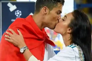 Cristiano Ronaldo फिर बनेंगे जुड़वा बच्चों के पापा, गर्लफ्रेंड के साथ फोटो शेयर कर दी Good News