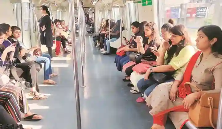 Delhi Metro में सफर करने वाली महिलाओं के लिए खुशखबरी, DMRC देगी नकद राशि का इनाम, बस करना होगा ये काम…