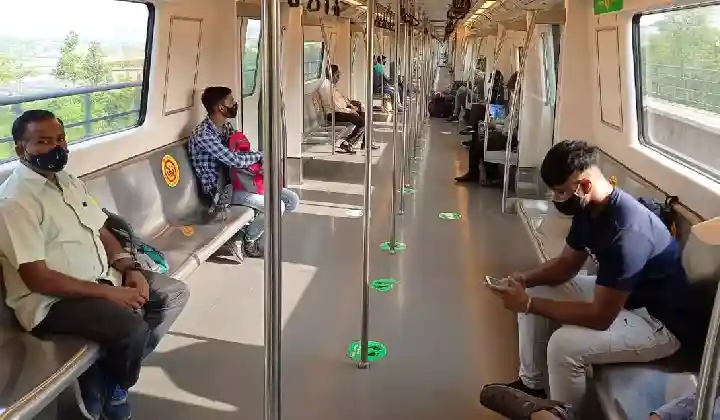 Omicron का खौफ! 15 दिसंबर से इन लोगों की Delhi Metro और DTC में एंट्री होगी बैन