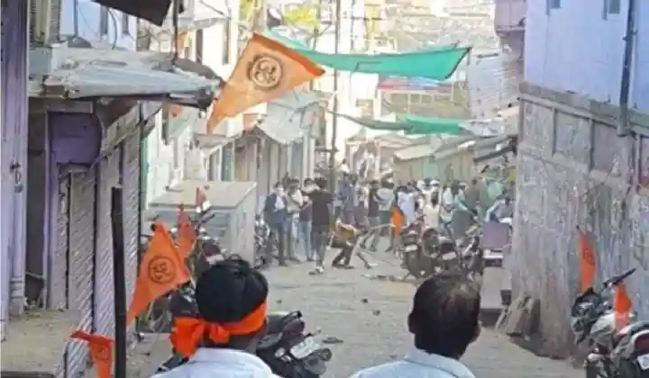 Rajasthan: करौली में कर्फ्यू, इंटरनेट बंद,  हिंदू नव वर्ष पर निकली बाइक रैली पर पथराव से भड़की हिंसा