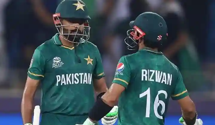 IND vs PAK: भारत का विश्व कप रिकॉर्ड टूटा- टी20 में पाकिस्तान ने 10 विकेट से दी करारी हार