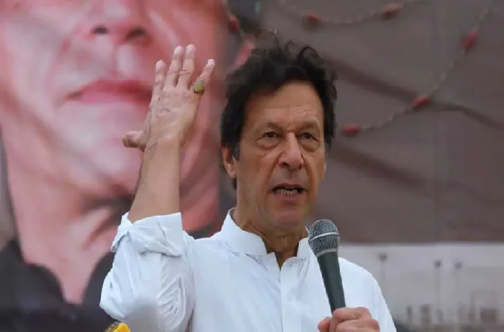 कभी भी इस्तीफा दे सकते हैं Imran Khan! मानी हार… बोलें- ये गलत फैसला लेकर फंस गया