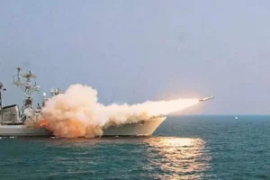 BrahMos सुपरसोनिक क्रूज मिसाइल का सफल परीक्षण, 800 किमी बैठे दुश्मन को मिला देगी खाक में- चीन से Pakistan ने कहा ये क्या…