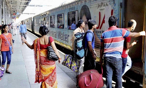 Indian Railway: जुलाई के पहले दिन रेलवे ने दी यात्रियों को बड़ी सौगात, टिकट बुक करने से पहले खबर जरुर पढ़ें आप