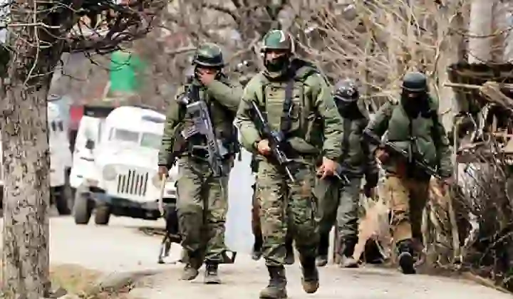 जम्मू-कश्मीर में सेना का आतंकी सफाई अभियान का 14वां दिन- खोज-खोज कर आतंकियों को उतार रही मौत के घाट