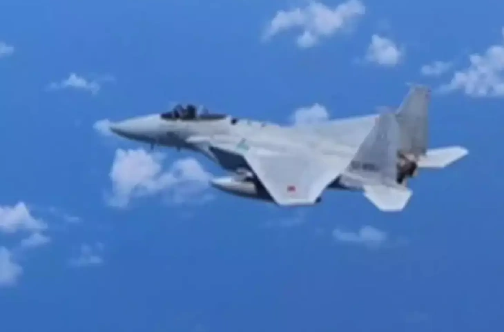 Japan का लड़ाकू विमान F-15 हवा में अचानक हुआ गायब, सुमुद्र में खोज के लिए उतारा गया सबसे बड़ा जहाज