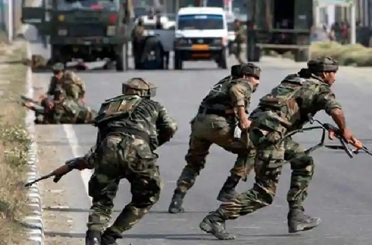 कश्मीर में पाक की नापाक हरकत, इंडियन आर्मी ने घाटी में पाकिस्तानी समेत दो आतंकियों को भेजा 72 हूरों के पास