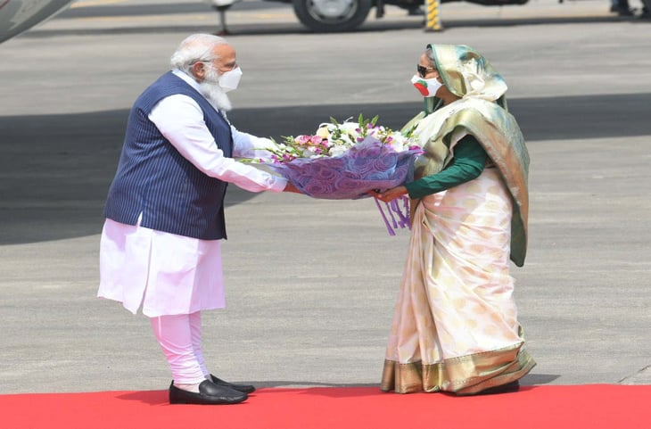 PM Modi Bangladesh Visit: पीएम मोदी का बांग्लादेश दौरा शरू, एयरपोर्ट पर भव्य स्वागत