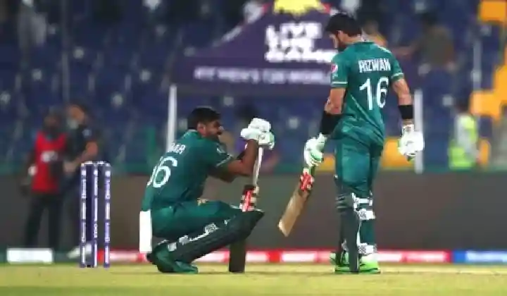 पाकिस्तान के लिए बुरी खबर, सेमीफाइनल से पहले दो खिलाड़ियों की तबीयत बेहद खराब, हुआ कोरोना टेस्ट