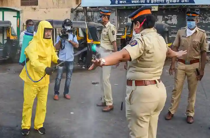 Mumbai पुलिस के लिए खतरा बनते जा रहा कोरोना, पिछले 24 घंटे में 18 IPS समेत 114 पुलिस कर्मी संक्रमित