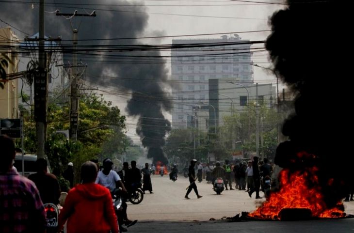 Myanmar Pro Democracy Protest: म्यांमार में सेना कर रही नरसंहार, एक दिन में 91 लोकतंत्र समर्थकों को गोली से भूना