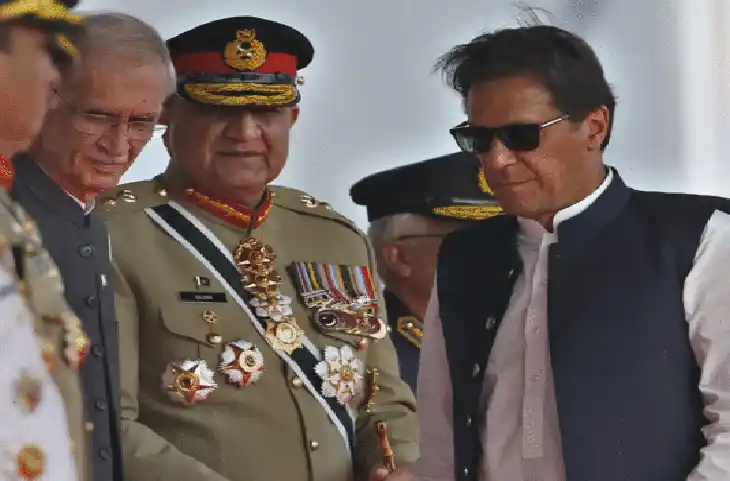 रातों-रात PAK सेना प्रमुख जनरल को बर्खास्त करने के चक्कर में थे Imran Khan, Bajwa ने कहा- क्यों कैसा लगा मेरा झटका!