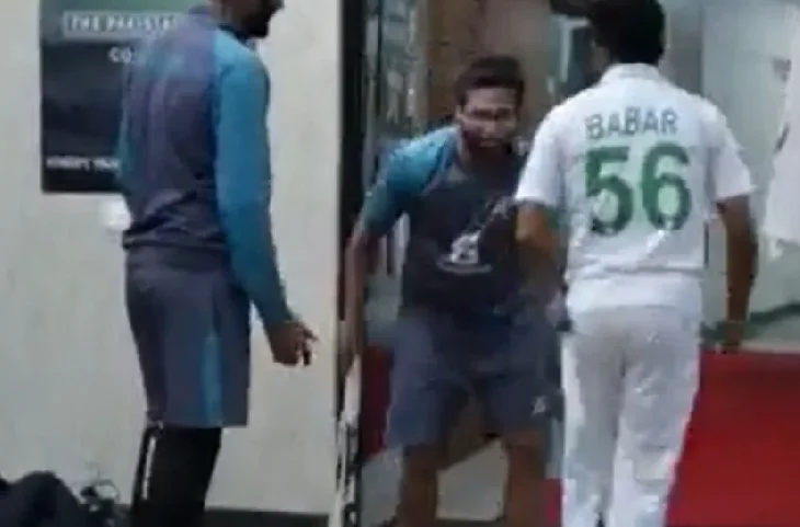Pakistani खिलाड़ियों में जमकर हुई बहस- ड्रेसिंग रूम में भिड़े कप्तान बाबर संग इमाम उल हक- देखें Video