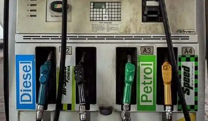 Petrol Diesel की कीमतों में फिर आएगी गिरावट- यहा 5 रुपए हुआ सस्ता