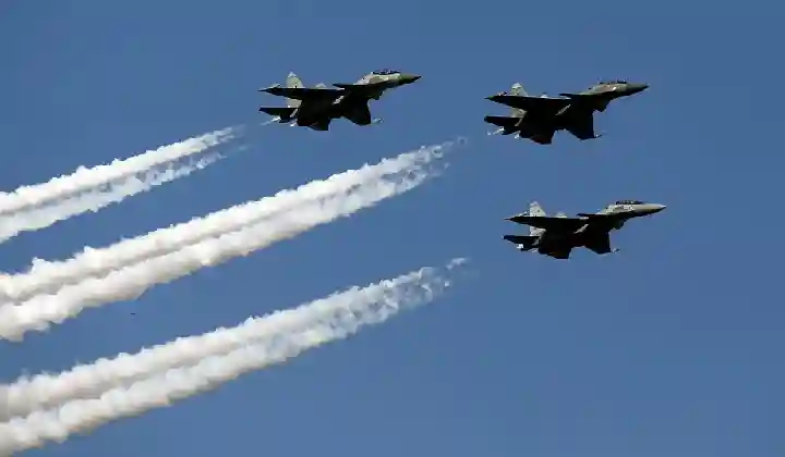 Republic Day Parade: भारतीय वायुसेना के आगे ‘झुकेगा’ आसमान, तंगैल एयरड्रॉप से दिखायी जाएगी 1971 के युद्ध की झलकियां