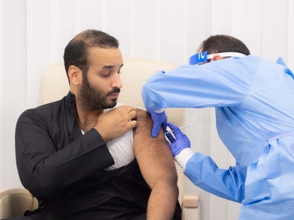 Corona Vaccine: रोजेदारों के लिए कोरोना वैक्सीन लगवाना जायज है या नहीं ? दुबई के ग्रैंड मुफ्ती ने जारी किया फतवा