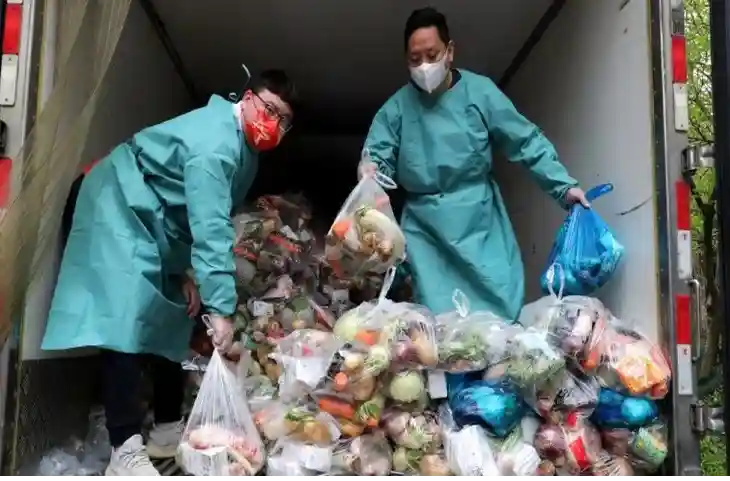 Coronavirus की नई लहर से चीन में हाहाकार, शंघाई में लॉकडाउन भूखे मर रहे लोग, भारत ने बंद किया कांस्यूलेट