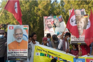 पाकिस्तान के हाथ से निकला ये प्रांत, आजादी मार्च में दिखा मोदी का पोस्टर