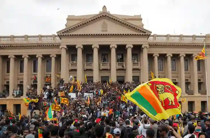 Sri Lanka: श्रीलंका में हालात सुधारने जाएगी इंडियन आर्मी! देखें भारत सरकार ने दिया ये खास जवाब