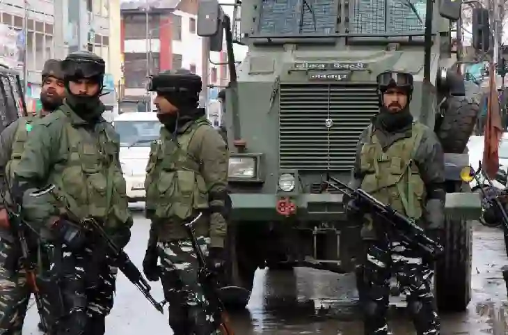 Jammu Kashmir: घाटी की सफाई अभियान से बाजवा की फौज में डर, Police ने लश्कर-ए तैयबा के दो आतंकियों को पहुंचाया जहन्नुम