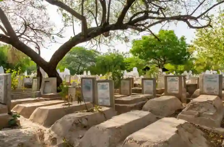 Pakistan Shame Shame पाकिस्तान में मरने के बाद भी सुरक्षित नहीं लड़कियां, कब्र से शव निकालकर नर पिशाचों ने किया गैंग रेप