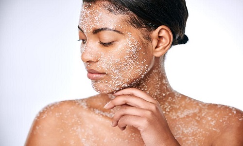 Skin Care Tips: चुटकी भर नमक से पाएं नेचुरल ग्लो, इस तरह करें इस्तेमाल, कुछ ही दिनों में दिखने लगेगा असर