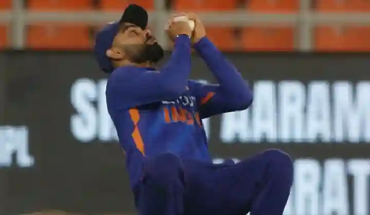 IND vs WI: इस खिलाड़ी का कैच पकड़ने में विराट कोहली के छूटे पसीने तो रोहित शर्मा ने दिया ऐसा रिएक्शन, वीडियो वायरल