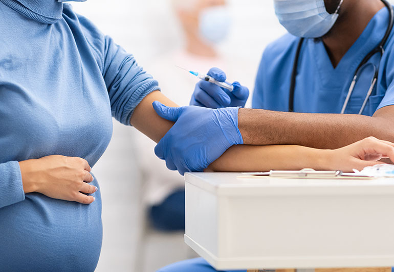 गर्भवती महिलाएं कोरोना वैक्सीन लगवा सकती हैं या नहीं- देखिए केंद्र सरकार ने क्या कहा