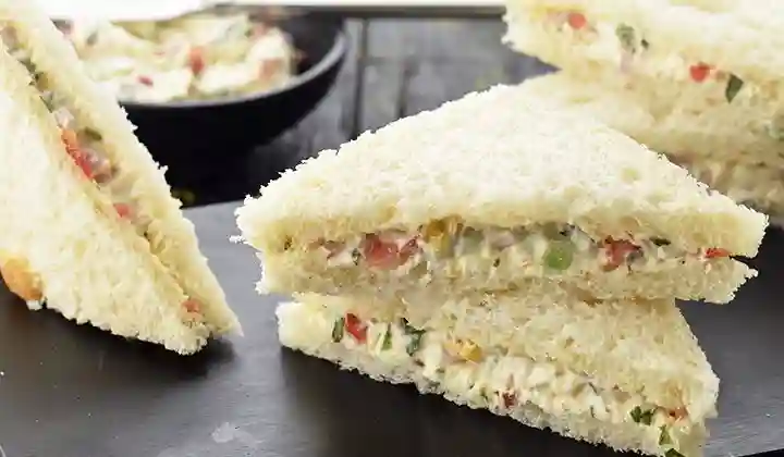 Creamy Sandwich Recipe: पिज्जा स्टाइल में बनाएं क्रीम सैंडविच, देखें ये लेटेस्ट रेसिपी