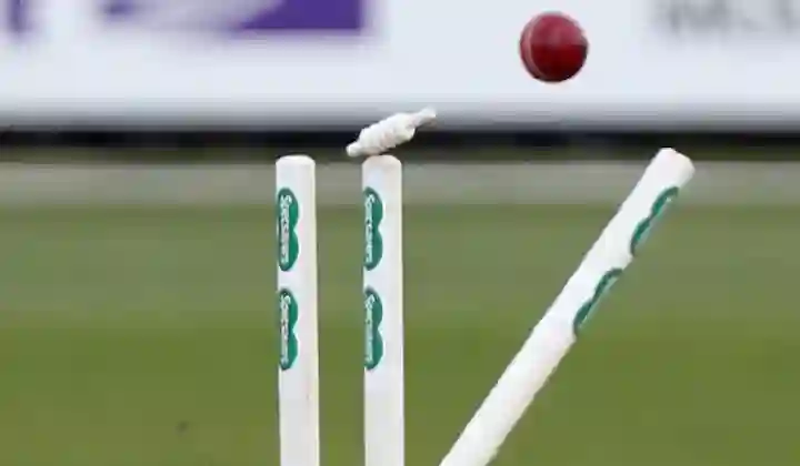 इस खतरनाक गेंदबाज ने 4 गेंदों में किए 4 शिकार, एक से बढ़कर एक धुआंधार खिलाड़ी को चटाई धूल