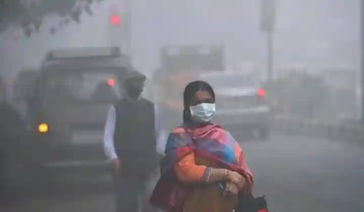गैस चैंबर बनी दिल्ली! अगले दो दिन बेहद खतरनाक, हर एक सांस लेना हुआ ‘जहर’