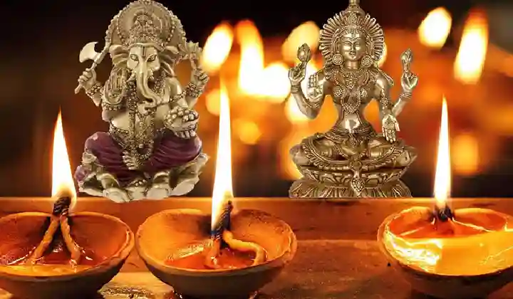 Diwali 2021: दिवाली का महापर्व आज, लक्ष्मी-गणेश को इस चीज का लगाए भोग, प्रसन्न होकर रुपयों से भर देंगे झोली