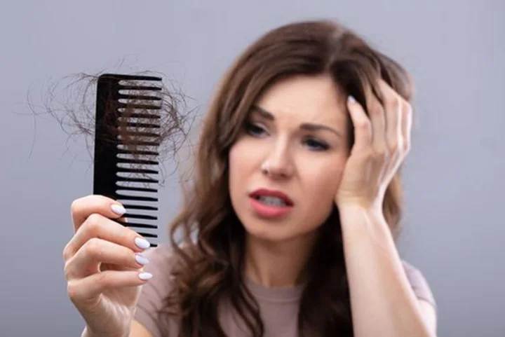 Hair Fall: गर्मी में इन 4 कारणों से उड़ सकते हैं सिर के बाल, तुरंत बदल दें पुरानी आदतें