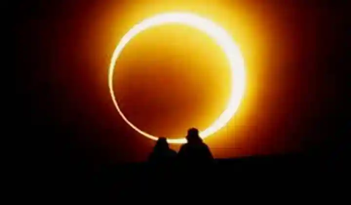 Surya Grahan: वृश्चिक राशि में लगेगा साल का आखिरी ‘सूर्य ग्रहण’, जानें आपकी राशि पर क्या डालेगा प्रभाव
