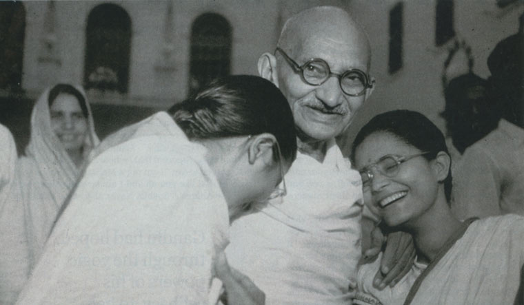 महात्मा गांधी की जीवन यात्रा, एक अमीर ख़ानदान में पैदाइश से राष्ट्रपिता तक