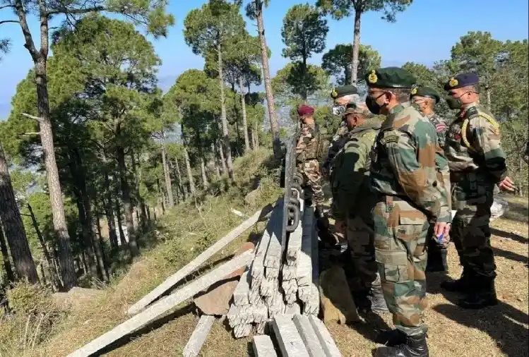 LOC पर पहुंचे सेना प्रमुख नरवणे, कांप गया पाकिस्तान, कुछ बड़ा करने वाली है Indian Army?