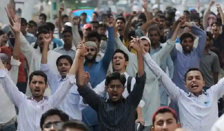 पाकिस्तानी आवाम निकली ‘हिंदुस्तान’ की दिवानी, चीन में भी भारत की नागरिकता लेने की मची होड़