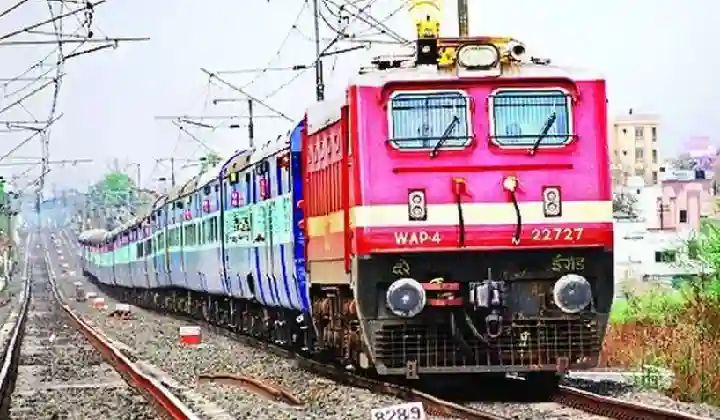 Indian Railway Recruitment 2022: 10वीं और ITI पास वालों की भर्ती कर रहा रेलवे, देखें कितनी मिलेगी सैलरी