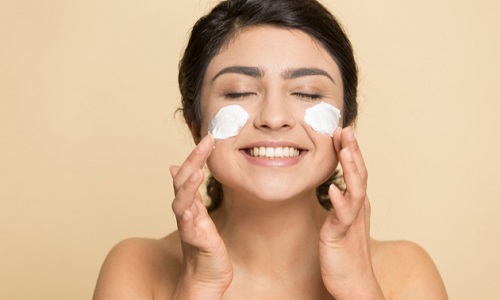 Skin care Tips: लॉकडाउन में पाएं मखमली सी मुलायम त्वचा, इन आसान टिप्स को आज ही करें फॉलो